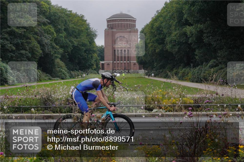 14.09.2025 - Stadtparktriathlon Michael Burmester http://msf.ph/oto/8899571 14.09.2025 09:14:29 Radfahren 301, 318, 326, 340, 345, 347, 363, 370, 371, 373, 377, 380, 381, 389, 401, 404 meine-sportfotos.de