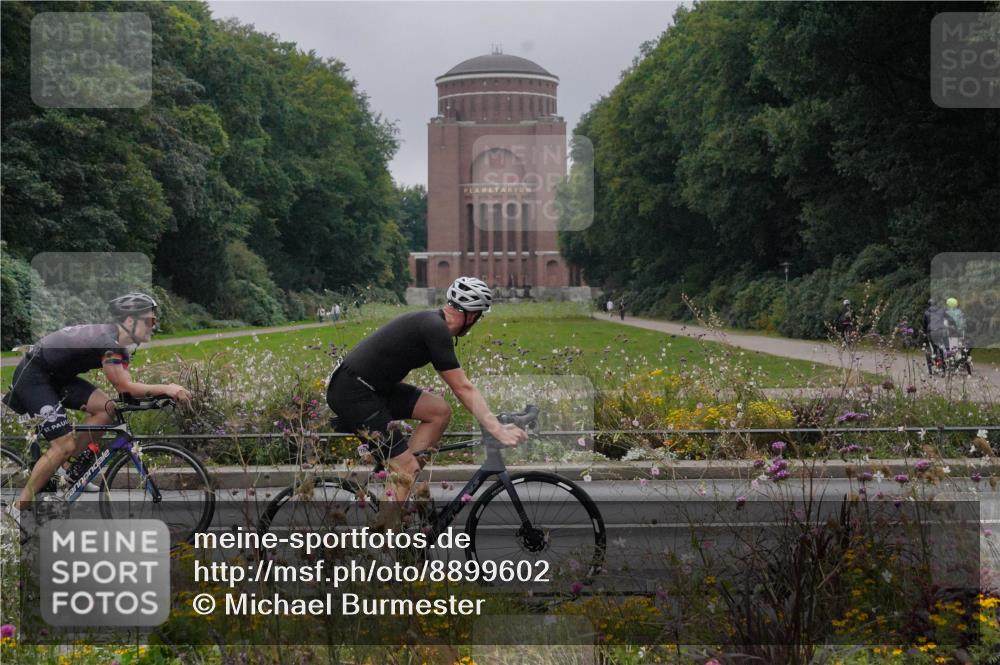 14.09.2025 - Stadtparktriathlon Michael Burmester http://msf.ph/oto/8899602 14.09.2025 09:14:36 Radfahren 301, 318, 326, 340, 345, 347, 363, 370, 371, 373, 377, 380, 381, 401, 404 meine-sportfotos.de