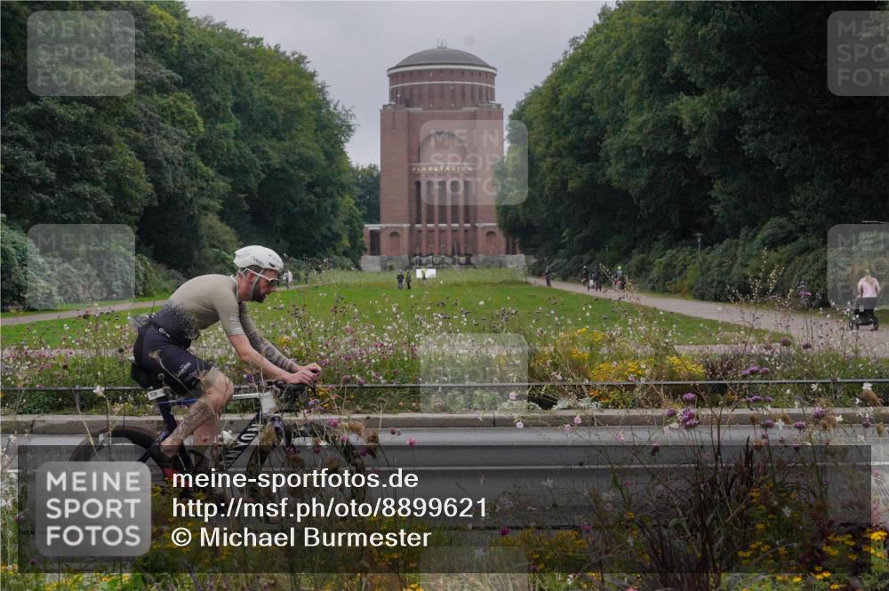 14.09.2025 - Stadtparktriathlon Michael Burmester http://msf.ph/oto/8899621 14.09.2025 09:14:50 Radfahren 339, 342, 393, 473 meine-sportfotos.de