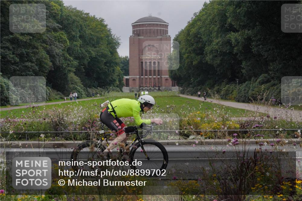 14.09.2025 - Stadtparktriathlon Michael Burmester http://msf.ph/oto/8899702 14.09.2025 09:15:18 Radfahren 323, 341, 352, 375, 410 meine-sportfotos.de