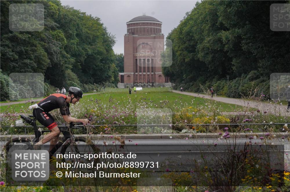14.09.2025 - Stadtparktriathlon Michael Burmester http://msf.ph/oto/8899731 14.09.2025 09:15:29 Radfahren 337, 341, 349, 379, 392, 418 meine-sportfotos.de