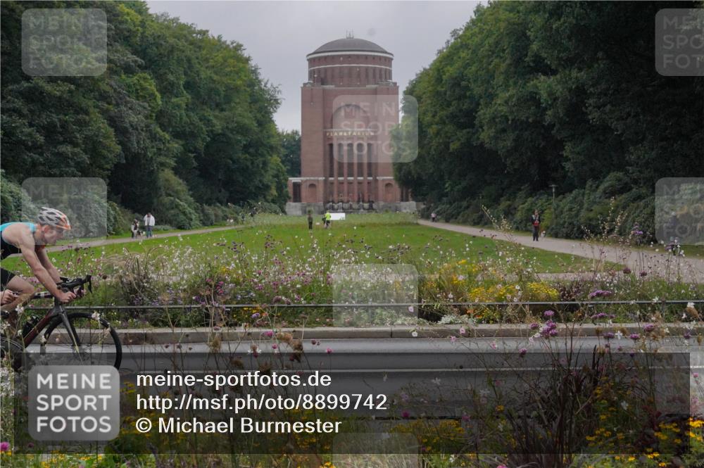 14.09.2025 - Stadtparktriathlon Michael Burmester http://msf.ph/oto/8899742 14.09.2025 09:15:34 Radfahren 315, 337, 349, 354, 379, 392, 418, 437, 451, 487 meine-sportfotos.de