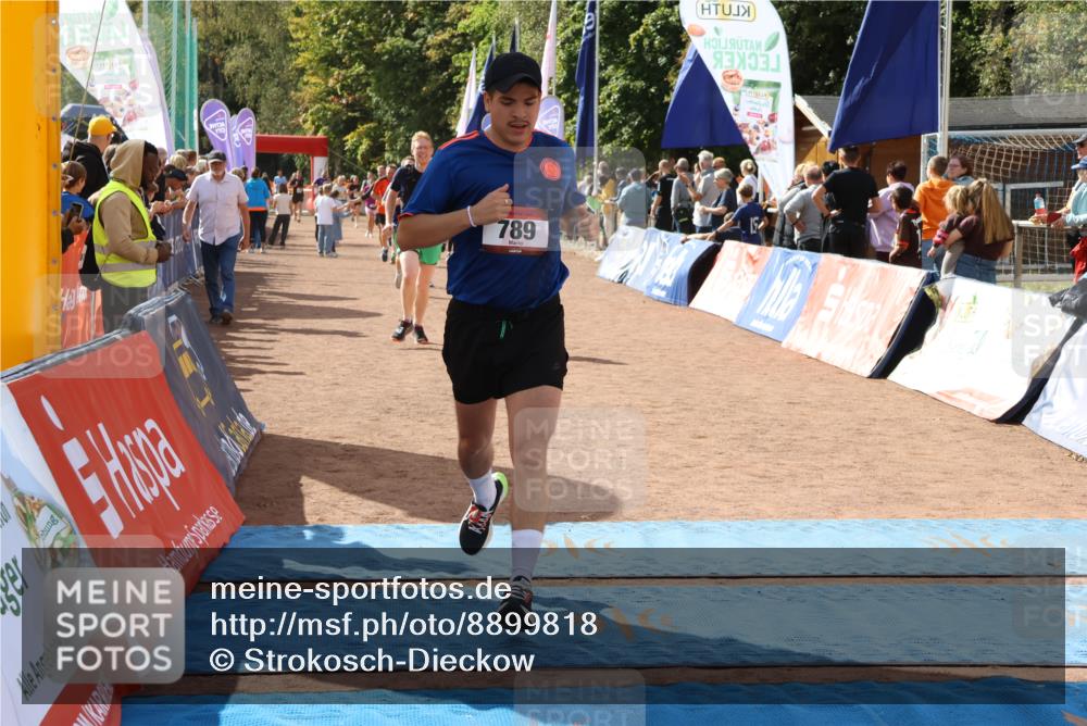 14.09.2025 - Airport Race Strokosch-Dieckow http://msf.ph/oto/8899818 14.09.2025 12:28:02 Ziel 33, 139, 222, 498, 646, 789, 1897, 1988 meine-sportfotos.de
