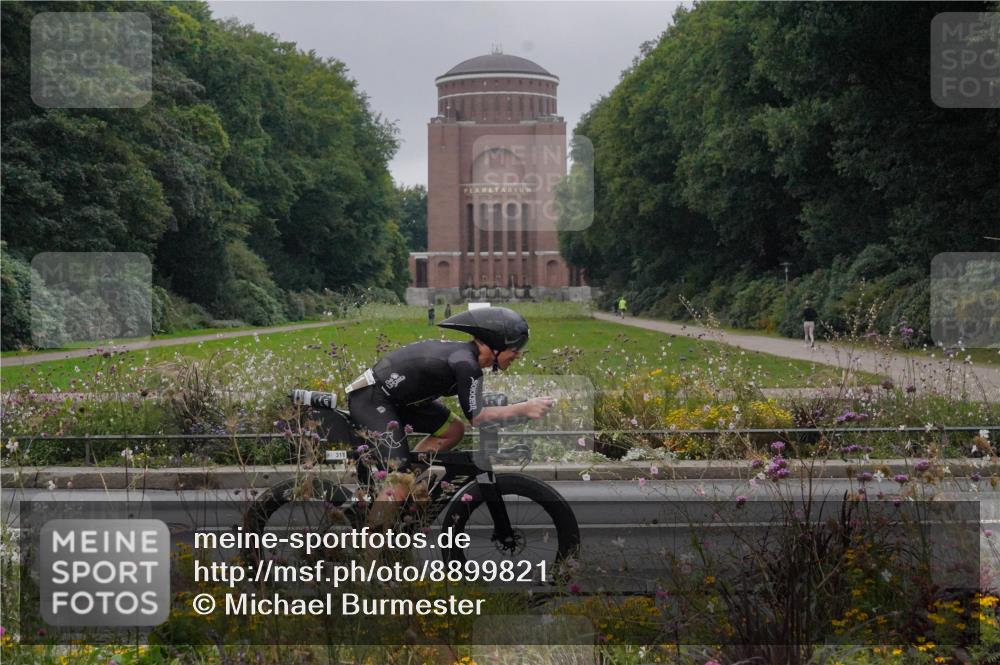 14.09.2025 - Stadtparktriathlon Michael Burmester http://msf.ph/oto/8899821 14.09.2025 09:16:14 Radfahren 311, 348, 406, 413, 414, 432, 484 meine-sportfotos.de