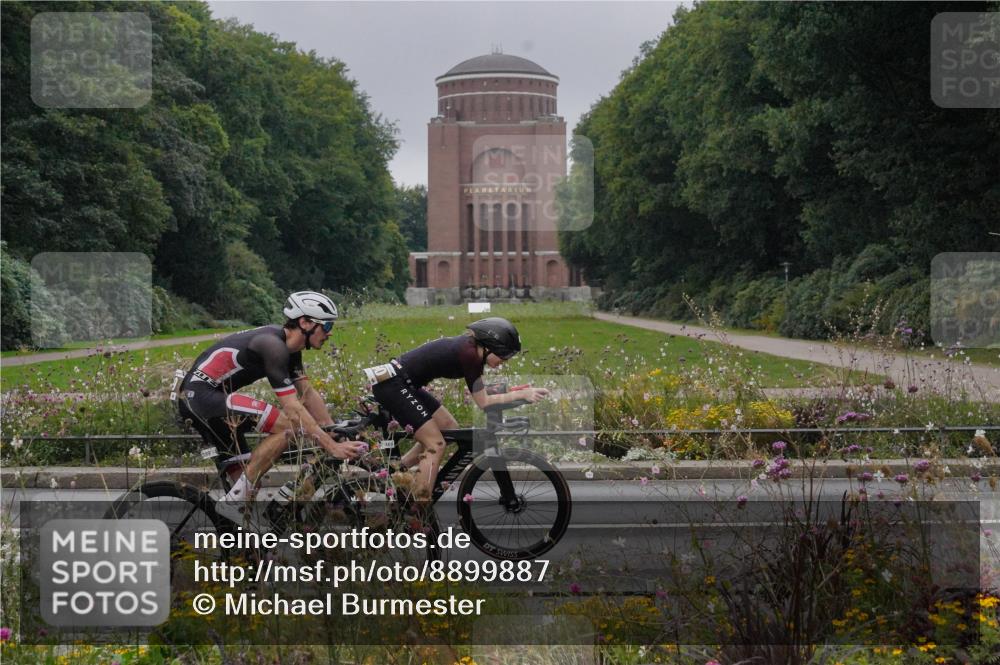 14.09.2025 - Stadtparktriathlon Michael Burmester http://msf.ph/oto/8899887 14.09.2025 09:16:46 Radfahren 303, 336, 351, 372, 399, 435, 453, 457, 460, 462 meine-sportfotos.de