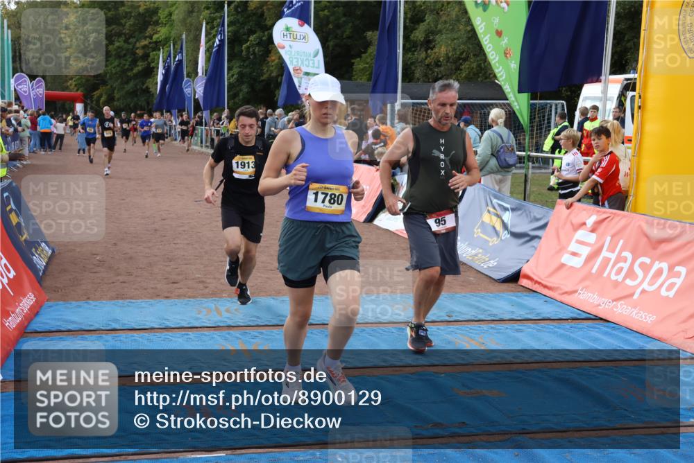 14.09.2025 - Airport Race Strokosch-Dieckow http://msf.ph/oto/8900129 14.09.2025 12:28:51 Ziel 95, 406, 879, 976, 1087, 1179, 1483, 1672, 1780, 1878, 1913, 1983, 2016, 5428 meine-sportfotos.de