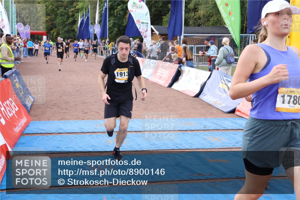 14.09.2025 - Airport Race Strokosch-Dieckow http://msf.ph/oto/8900146 14.09.2025 12:28:52 Ziel 95, 134, 406, 976, 1087, 1179, 1483, 1672, 1780, 1878, 1913, 1983, 2016 meine-sportfotos.de