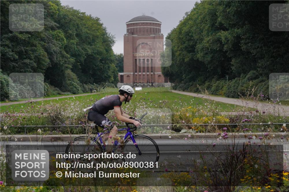 14.09.2025 - Stadtparktriathlon Michael Burmester http://msf.ph/oto/8900381 14.09.2025 09:17:57 Radfahren 321, 322, 378, 405, 412, 475 meine-sportfotos.de