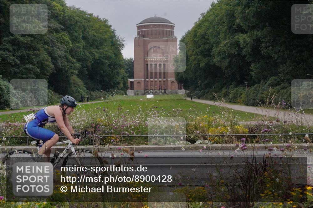 14.09.2025 - Stadtparktriathlon Michael Burmester http://msf.ph/oto/8900428 14.09.2025 09:18:21 Radfahren 317, 344, 395, 420, 456, 468, 481 meine-sportfotos.de