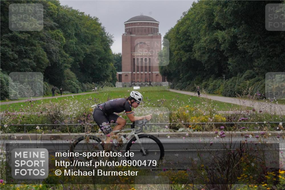 14.09.2025 - Stadtparktriathlon Michael Burmester http://msf.ph/oto/8900479 14.09.2025 09:18:45 Radfahren 302, 316, 358, 454, 455, 493, 499, 502 meine-sportfotos.de