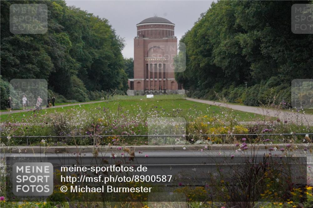 14.09.2025 - Stadtparktriathlon Michael Burmester http://msf.ph/oto/8900587 14.09.2025 09:19:24 Radfahren 304, 338, 439, 443, 464, 467, 477, 486, 494 meine-sportfotos.de