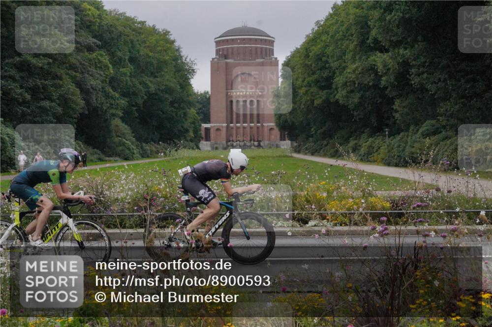14.09.2025 - Stadtparktriathlon Michael Burmester http://msf.ph/oto/8900593 14.09.2025 09:19:26 Radfahren 304, 439, 443, 464, 467, 477, 479, 486, 494 meine-sportfotos.de