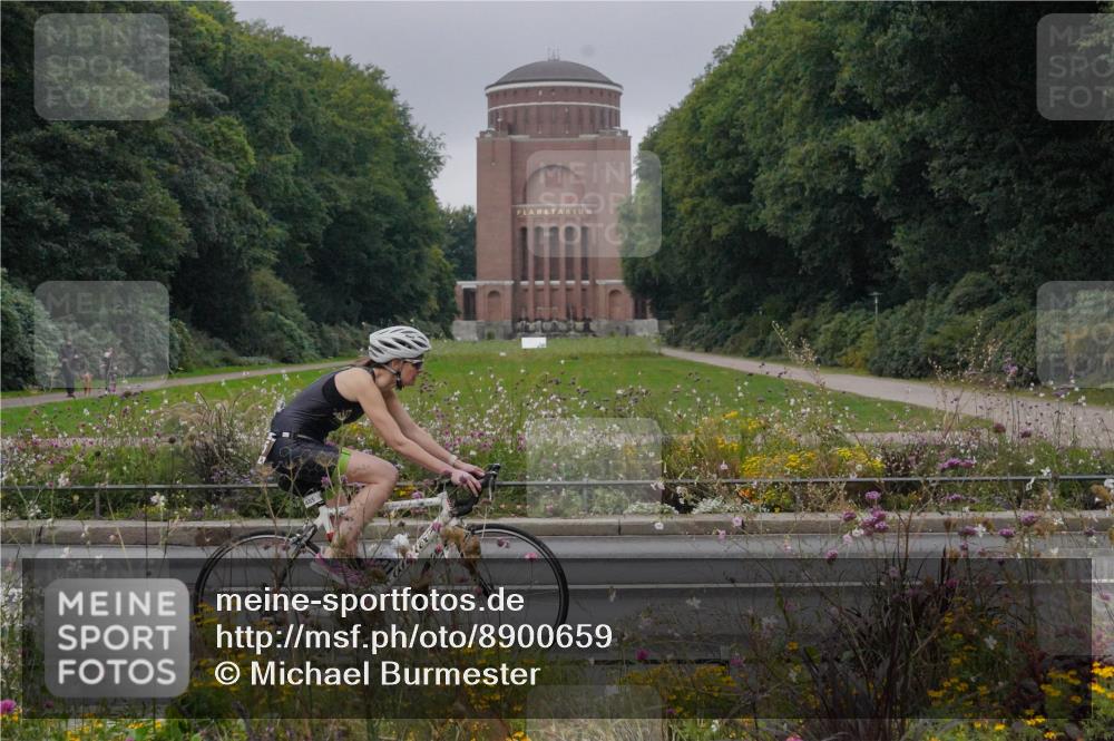 14.09.2025 - Stadtparktriathlon Michael Burmester http://msf.ph/oto/8900659 14.09.2025 09:19:49 Radfahren 306, 320, 324, 356, 366, 382, 442, 447, 485 meine-sportfotos.de