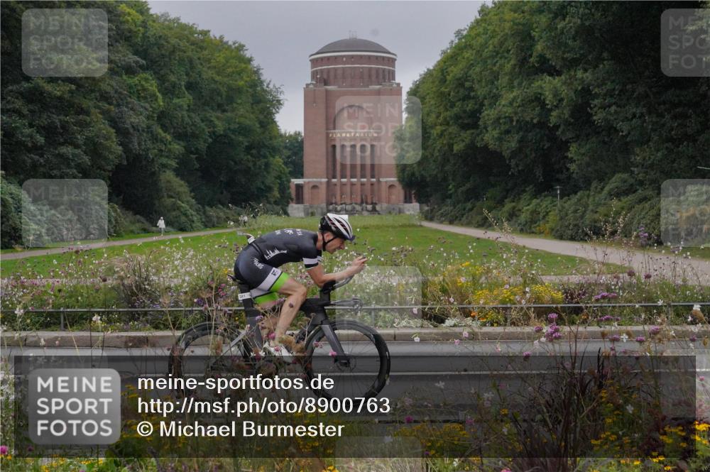14.09.2025 - Stadtparktriathlon Michael Burmester http://msf.ph/oto/8900763 14.09.2025 09:20:34 Radfahren 301, 318, 326, 340, 345, 346, 347, 359, 363, 370, 373, 377, 381, 386, 389, 448 meine-sportfotos.de