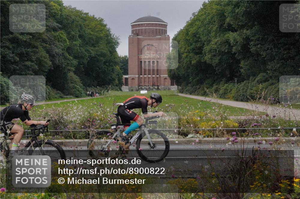 14.09.2025 - Stadtparktriathlon Michael Burmester http://msf.ph/oto/8900822 14.09.2025 09:20:58 Radfahren 342, 353, 498 meine-sportfotos.de