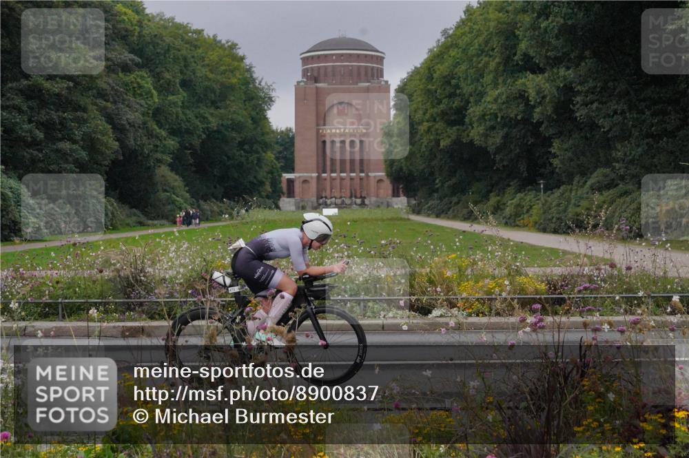 14.09.2025 - Stadtparktriathlon Michael Burmester http://msf.ph/oto/8900837 14.09.2025 09:21:08 Radfahren 339, 342, 380, 401, 404, 473, 500 meine-sportfotos.de