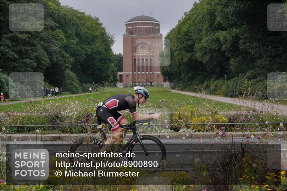 14.09.2025 - Stadtparktriathlon Michael Burmester http://msf.ph/oto/8900890 14.09.2025 09:21:29 Radfahren 323, 349, 352, 375, 379, 383, 393 meine-sportfotos.de