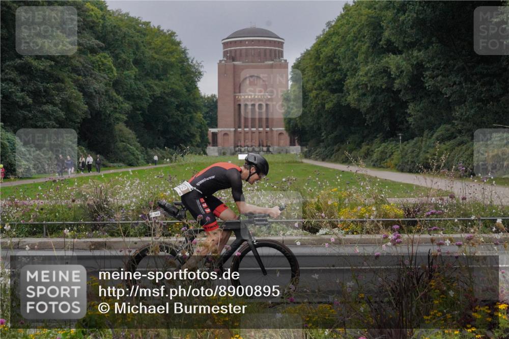 14.09.2025 - Stadtparktriathlon Michael Burmester http://msf.ph/oto/8900895 14.09.2025 09:21:32 Radfahren 323, 349, 352, 365, 375, 379, 383, 393 meine-sportfotos.de