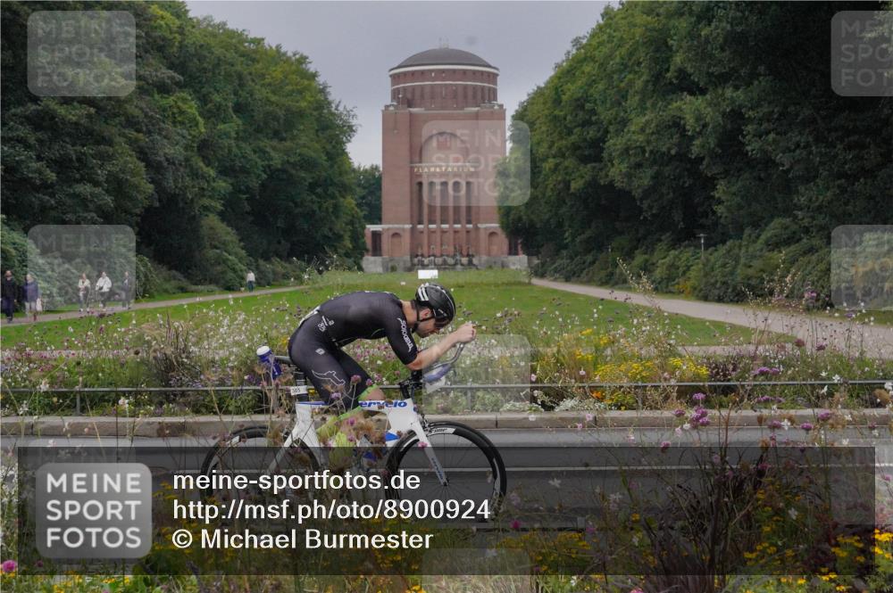 14.09.2025 - Stadtparktriathlon Michael Burmester http://msf.ph/oto/8900924 14.09.2025 09:21:41 Radfahren 337, 365, 383, 393, 400, 450, 504 meine-sportfotos.de