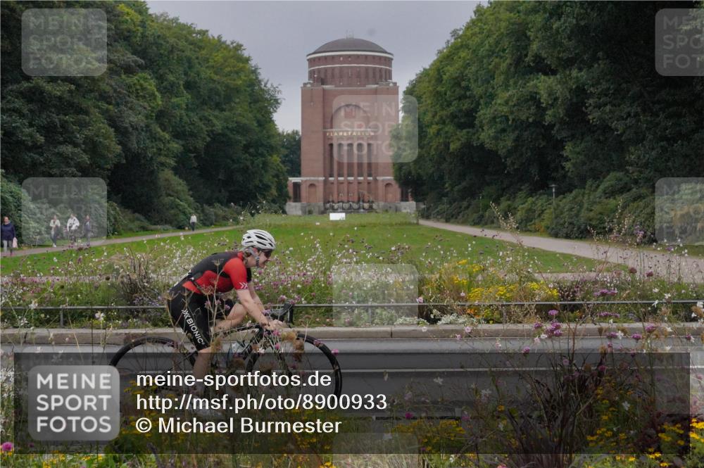14.09.2025 - Stadtparktriathlon Michael Burmester http://msf.ph/oto/8900933 14.09.2025 09:21:43 Radfahren 337, 365, 383, 400, 430, 450, 504 meine-sportfotos.de