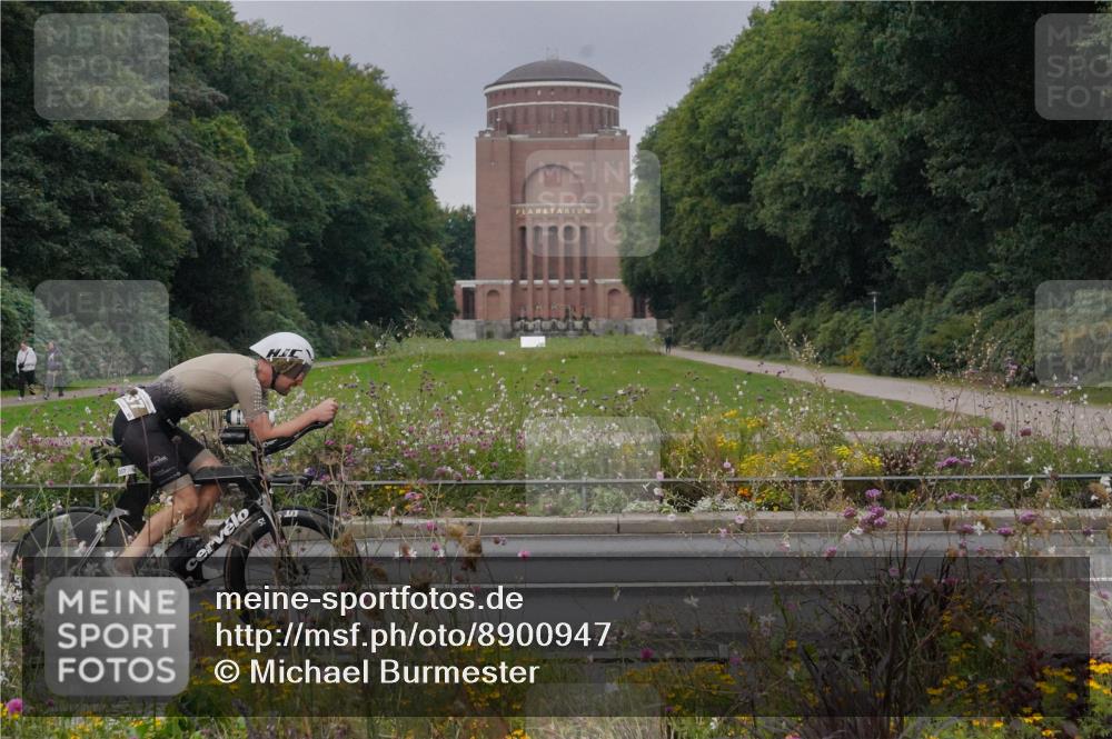 14.09.2025 - Stadtparktriathlon Michael Burmester http://msf.ph/oto/8900947 14.09.2025 09:21:51 Radfahren 337, 354, 357, 430, 458, 504 meine-sportfotos.de