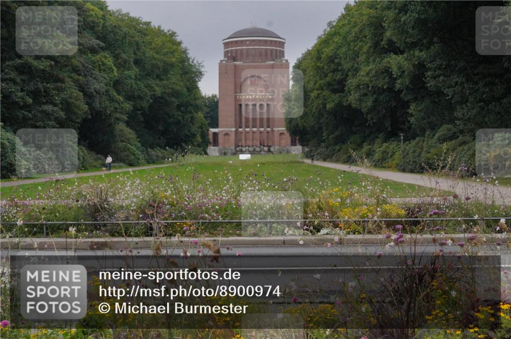 14.09.2025 - Stadtparktriathlon Michael Burmester http://msf.ph/oto/8900974 14.09.2025 09:22:00 Radfahren 354, 357, 410, 451, 458 meine-sportfotos.de