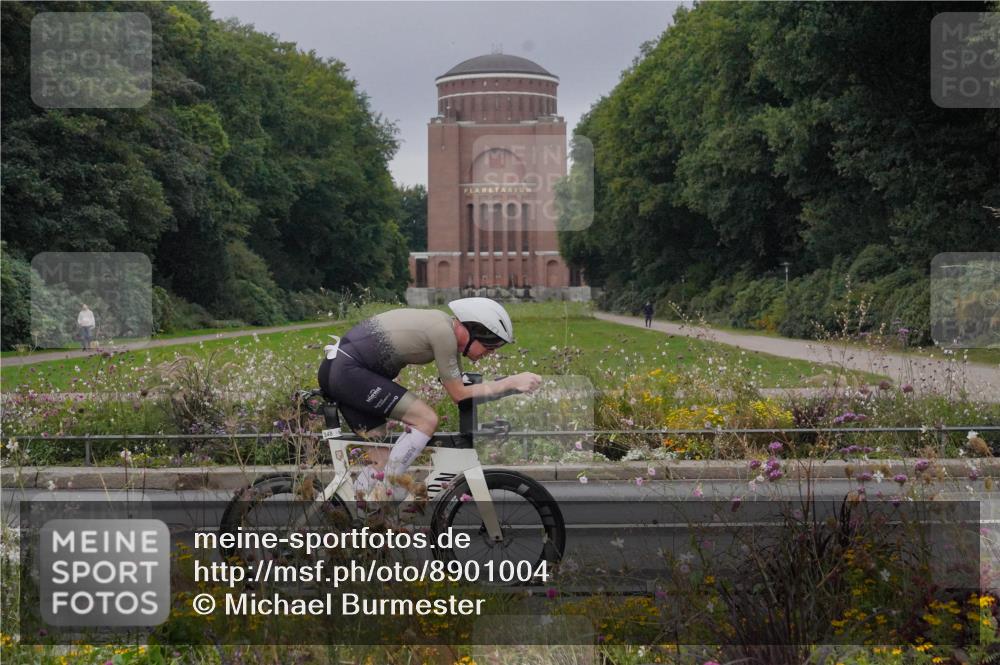 14.09.2025 - Stadtparktriathlon Michael Burmester http://msf.ph/oto/8901004 14.09.2025 09:22:20 Radfahren 311, 348, 361, 367, 392, 398, 413, 414, 432, 487 meine-sportfotos.de