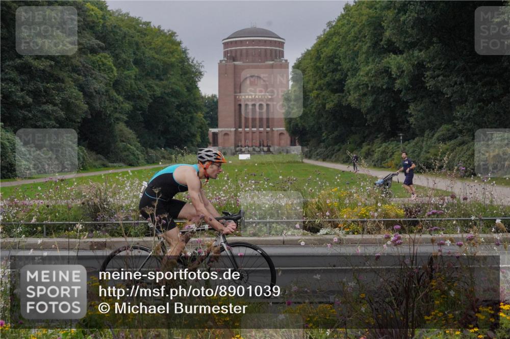 14.09.2025 - Stadtparktriathlon Michael Burmester http://msf.ph/oto/8901039 14.09.2025 09:22:35 Radfahren 376, 418, 435, 437, 466 meine-sportfotos.de