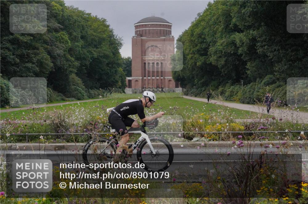 14.09.2025 - Stadtparktriathlon Michael Burmester http://msf.ph/oto/8901079 14.09.2025 09:23:00 Radfahren 303, 336, 460, 462, 478 meine-sportfotos.de