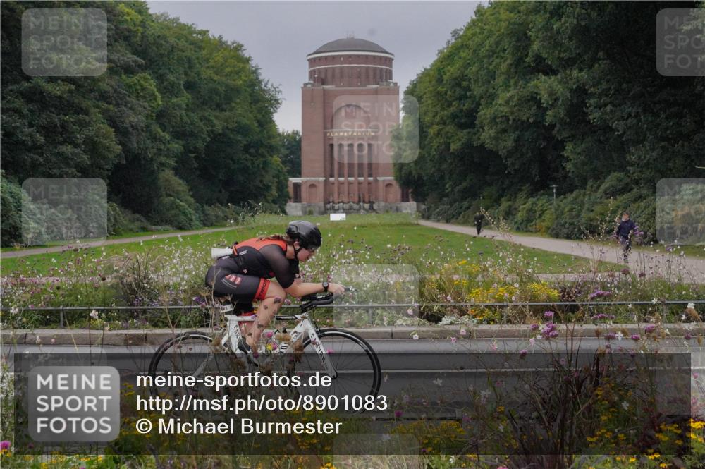 14.09.2025 - Stadtparktriathlon Michael Burmester http://msf.ph/oto/8901083 14.09.2025 09:23:01 Radfahren 303, 336, 460, 462, 478 meine-sportfotos.de