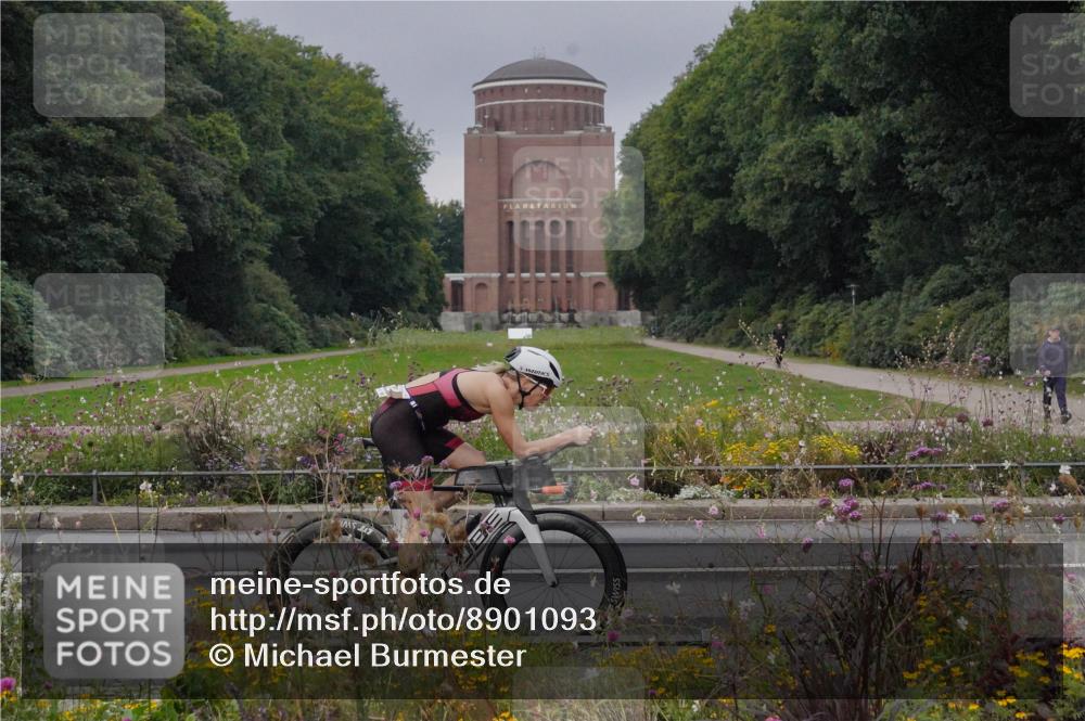 14.09.2025 - Stadtparktriathlon Michael Burmester http://msf.ph/oto/8901093 14.09.2025 09:23:06 Radfahren 336, 434, 446, 460, 462, 478, 484, 501 meine-sportfotos.de
