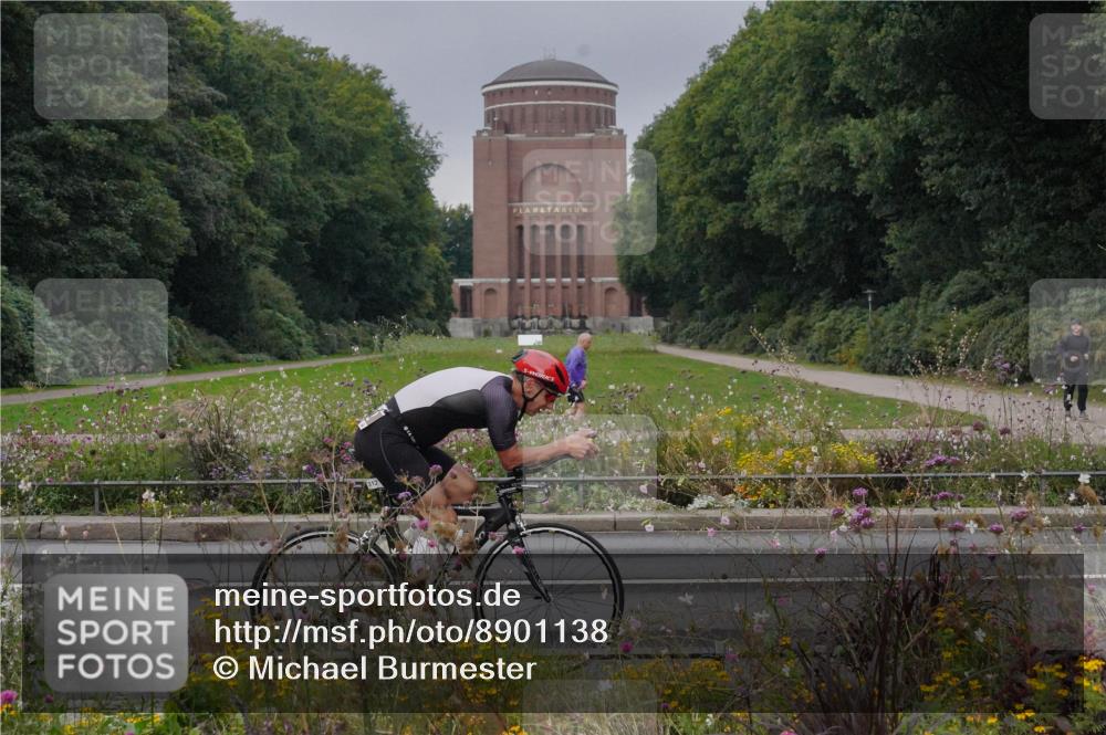 14.09.2025 - Stadtparktriathlon Michael Burmester http://msf.ph/oto/8901138 14.09.2025 09:23:19 Radfahren 312, 402, 408, 416, 446, 463, 501 meine-sportfotos.de
