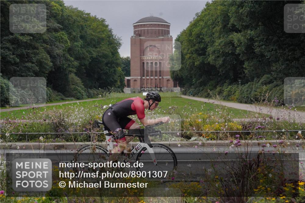 14.09.2025 - Stadtparktriathlon Michael Burmester http://msf.ph/oto/8901307 14.09.2025 09:23:56 Radfahren 391, 394, 453 meine-sportfotos.de