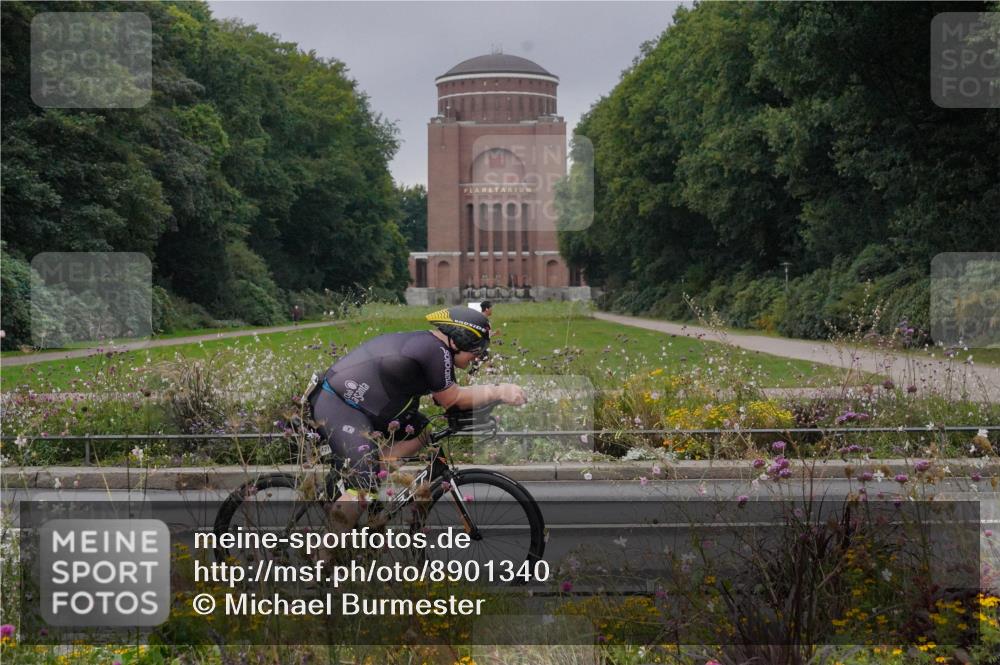 14.09.2025 - Stadtparktriathlon Michael Burmester http://msf.ph/oto/8901340 14.09.2025 09:24:21 Radfahren 421 meine-sportfotos.de