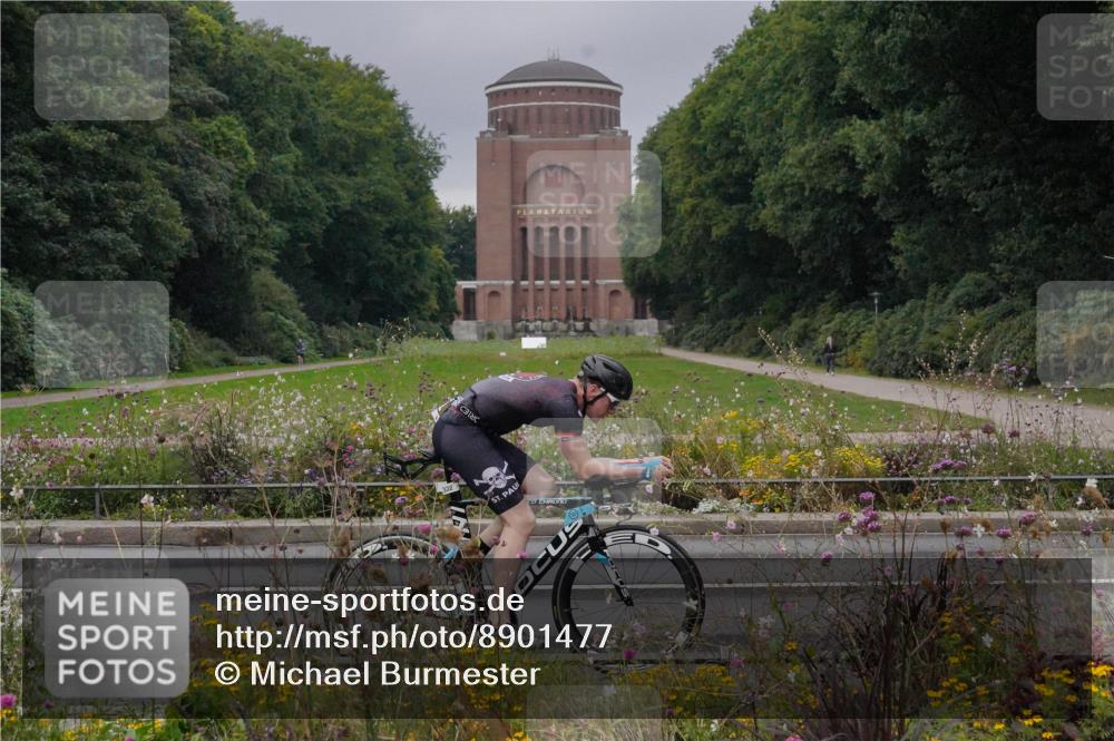 14.09.2025 - Stadtparktriathlon Michael Burmester http://msf.ph/oto/8901477 14.09.2025 09:25:26 Radfahren 322, 422, 431, 452, 475, 499 meine-sportfotos.de