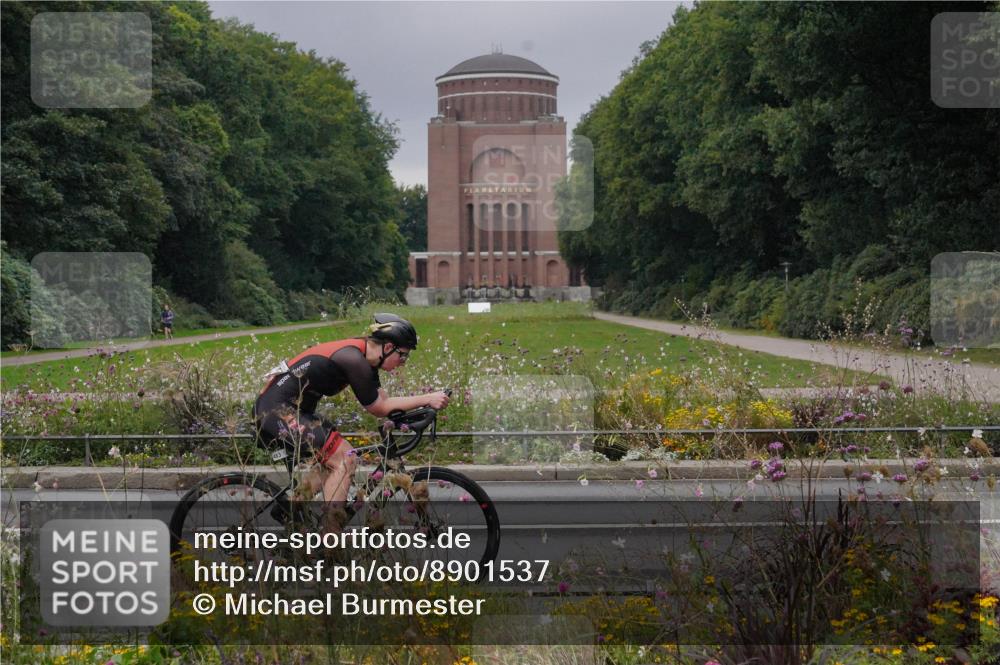 14.09.2025 - Stadtparktriathlon Michael Burmester http://msf.ph/oto/8901537 14.09.2025 09:25:43 Radfahren 420, 459, 480, 481, 483 meine-sportfotos.de