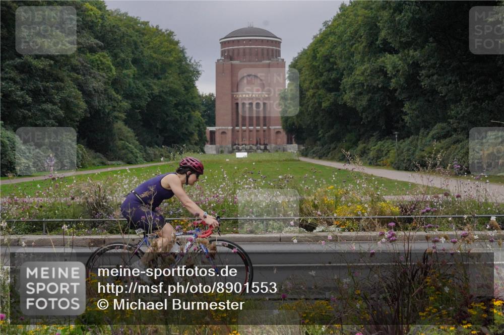 14.09.2025 - Stadtparktriathlon Michael Burmester http://msf.ph/oto/8901553 14.09.2025 09:25:50 Radfahren 420, 454, 459, 471, 480 meine-sportfotos.de