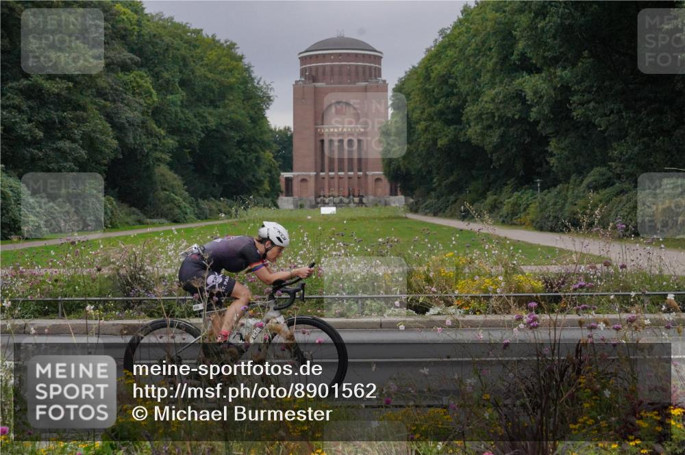 14.09.2025 - Stadtparktriathlon Michael Burmester http://msf.ph/oto/8901562 14.09.2025 09:25:58 Radfahren 454, 455, 471 meine-sportfotos.de