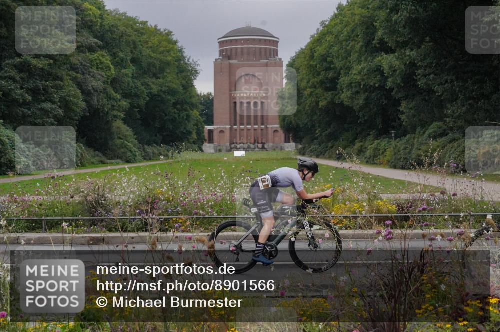 14.09.2025 - Stadtparktriathlon Michael Burmester http://msf.ph/oto/8901566 14.09.2025 09:25:59 Radfahren 454, 455, 471 meine-sportfotos.de