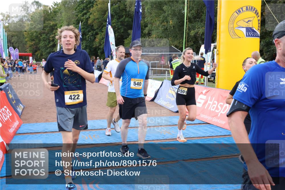 14.09.2025 - Airport Race Strokosch-Dieckow http://msf.ph/oto/8901576 14.09.2025 12:32:00 Ziel 101, 273, 392, 395, 422, 540, 747, 754, 1501, 1764, 1985 meine-sportfotos.de