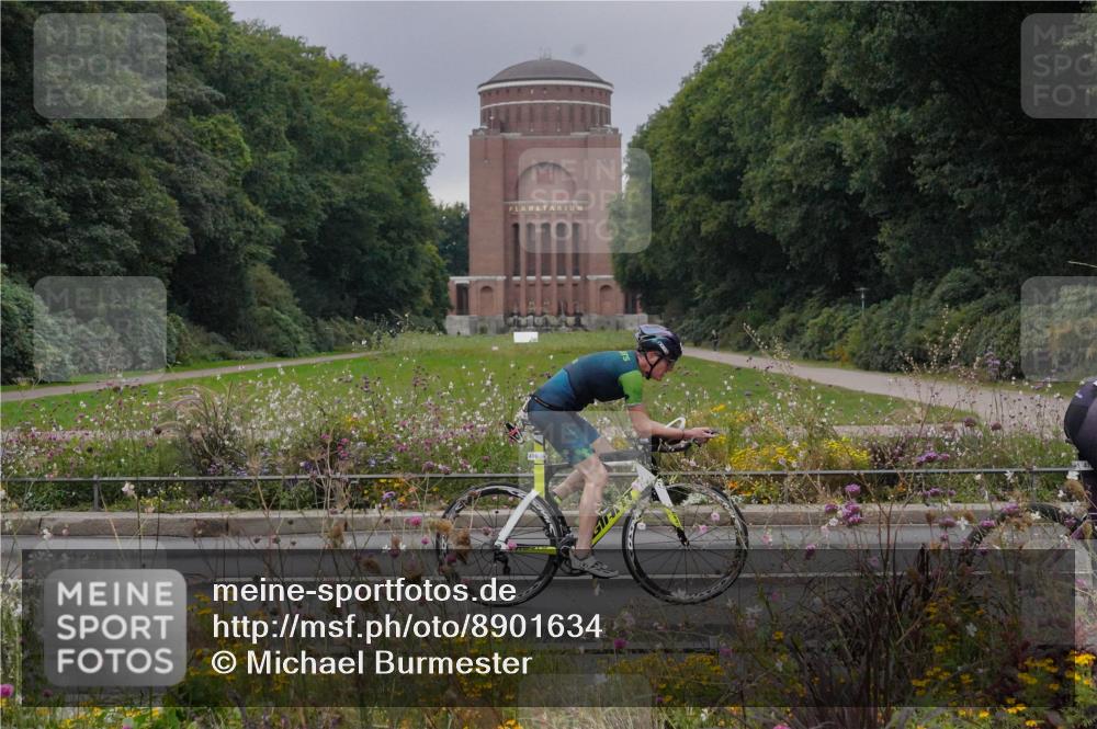 14.09.2025 - Stadtparktriathlon Michael Burmester http://msf.ph/oto/8901634 14.09.2025 09:26:26 Radfahren 320, 356, 381, 389, 419, 439, 443, 447, 472, 486, 495 meine-sportfotos.de