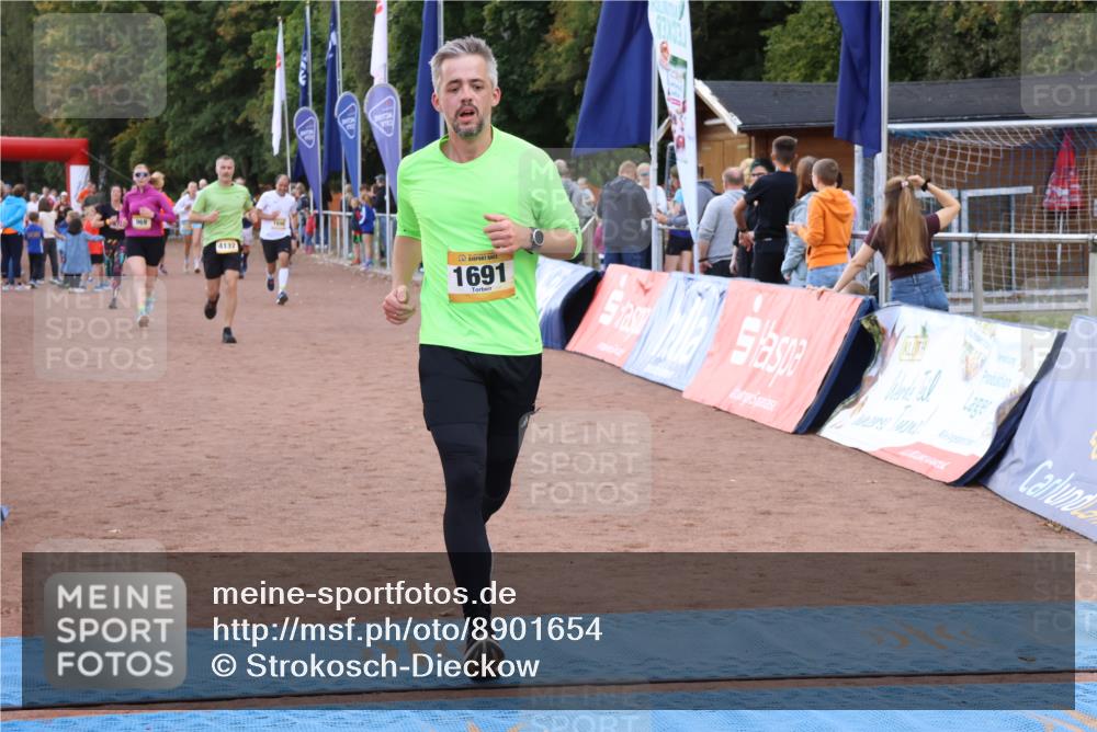 14.09.2025 - Airport Race Strokosch-Dieckow http://msf.ph/oto/8901654 14.09.2025 12:32:10 Ziel 273, 392, 678, 969, 1425, 1691, 1698, 4132 meine-sportfotos.de
