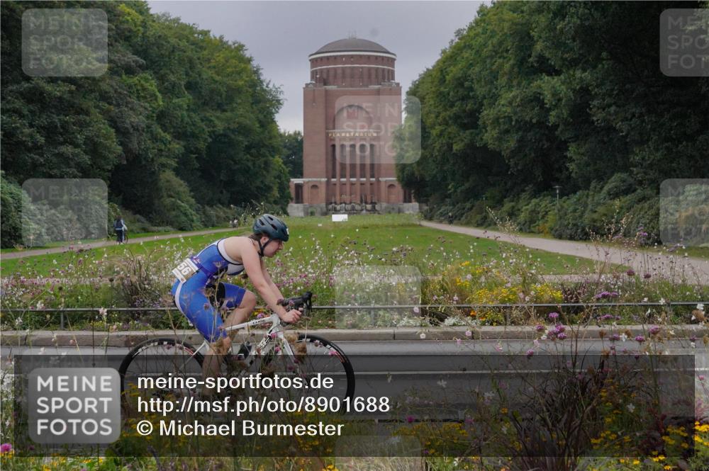 14.09.2025 - Stadtparktriathlon Michael Burmester http://msf.ph/oto/8901688 14.09.2025 09:26:42 Radfahren 302, 306, 338, 442, 456, 479 meine-sportfotos.de