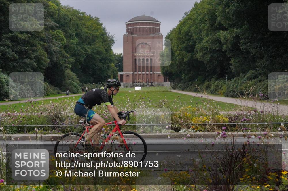 14.09.2025 - Stadtparktriathlon Michael Burmester http://msf.ph/oto/8901753 14.09.2025 09:27:23 Radfahren 346, 359, 438, 473, 494 meine-sportfotos.de