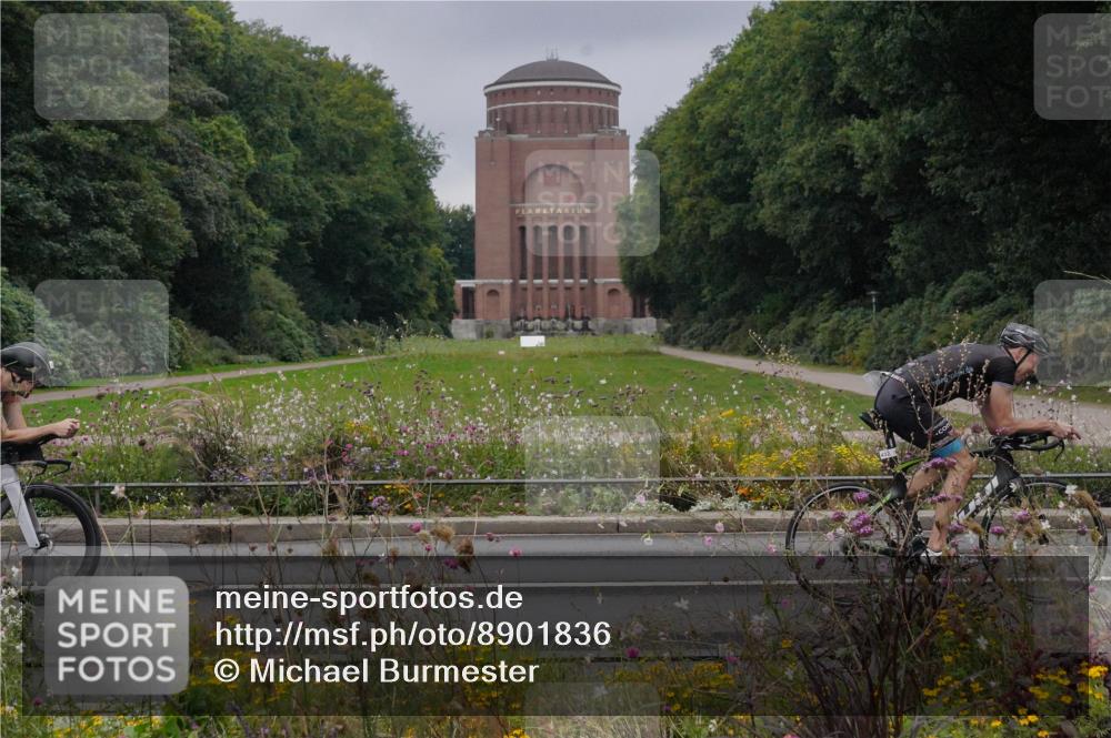 14.09.2025 - Stadtparktriathlon Michael Burmester http://msf.ph/oto/8901836 14.09.2025 09:28:27 Radfahren 311, 327, 382, 400, 413, 414, 423, 430, 435, 448 meine-sportfotos.de