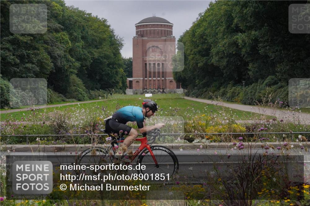 14.09.2025 - Stadtparktriathlon Michael Burmester http://msf.ph/oto/8901851 14.09.2025 09:28:31 Radfahren 311, 382, 400, 414, 423, 430, 435 meine-sportfotos.de
