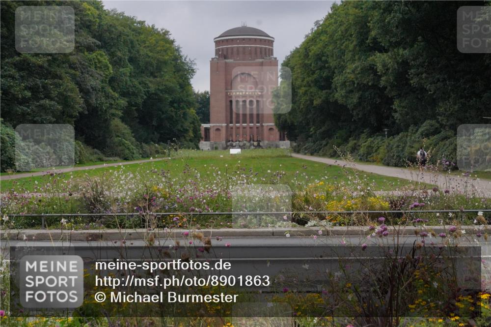 14.09.2025 - Stadtparktriathlon Michael Burmester http://msf.ph/oto/8901863 14.09.2025 09:28:45 Radfahren 398, 410 meine-sportfotos.de