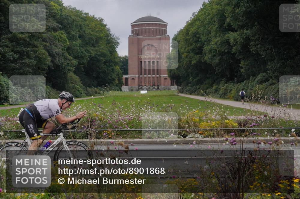 14.09.2025 - Stadtparktriathlon Michael Burmester http://msf.ph/oto/8901868 14.09.2025 09:28:48 Radfahren 398, 410 meine-sportfotos.de
