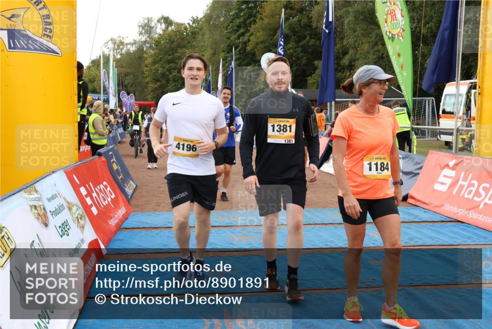 14.09.2025 - Airport Race Strokosch-Dieckow http://msf.ph/oto/8901891 14.09.2025 12:32:49 Ziel 15, 412, 804, 1168, 1184, 1225, 1269, 1381, 1413, 2107, 2172, 4196, 5456, 5511 meine-sportfotos.de