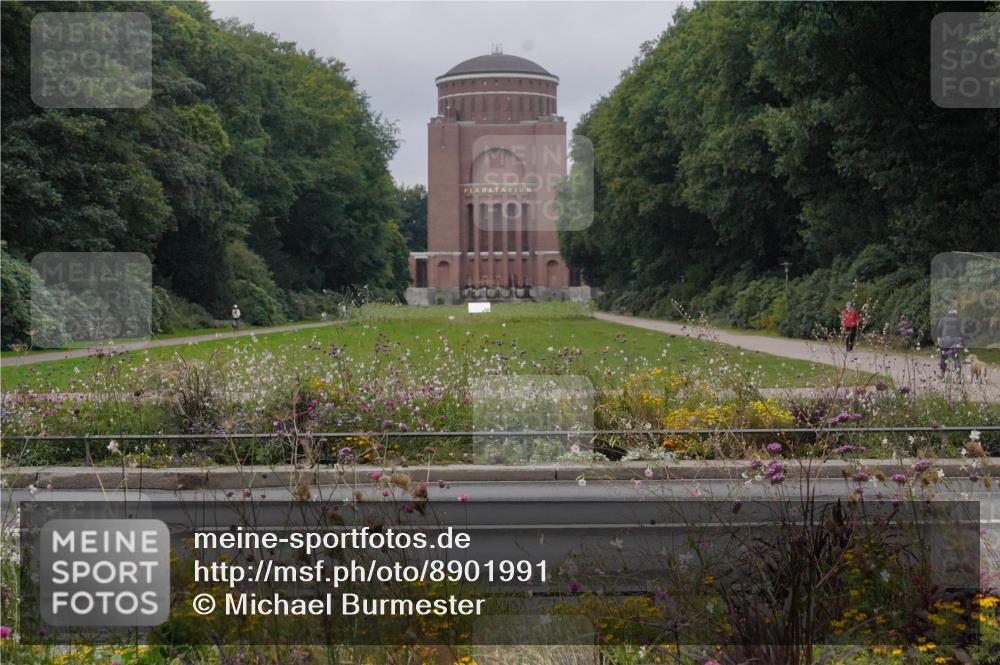 14.09.2025 - Stadtparktriathlon Michael Burmester http://msf.ph/oto/8901991 14.09.2025 09:29:59 Radfahren 394, 412, 450, 458, 484, 501 meine-sportfotos.de
